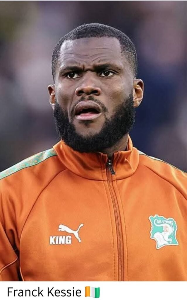 Franck Kessie controlling the ball for the Ivory Coast national football team.