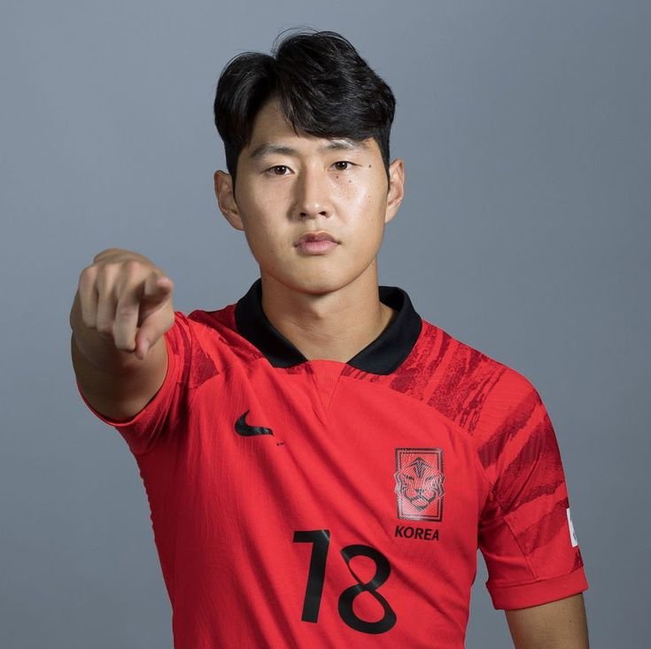 Lee Kang-In South Korea's creative PSG playmaker controlling the game