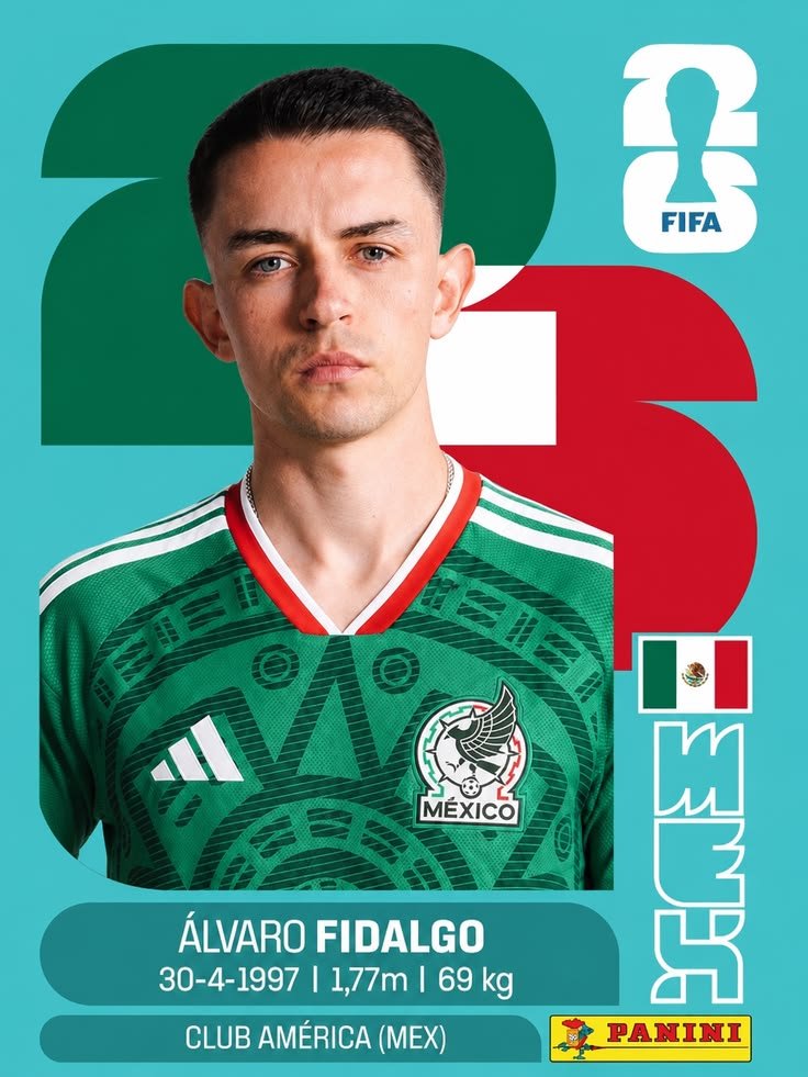 Álvaro Fidalgo passing the ball during a match for the Mexico national football team.