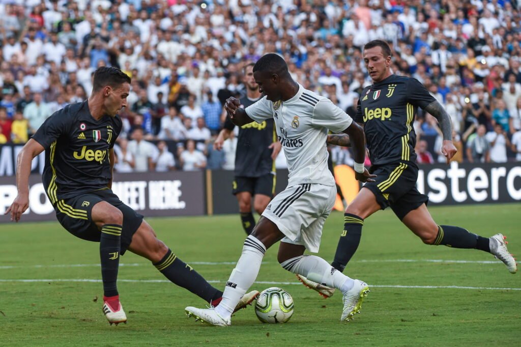 Vinícius Júnior in action for Brazil
