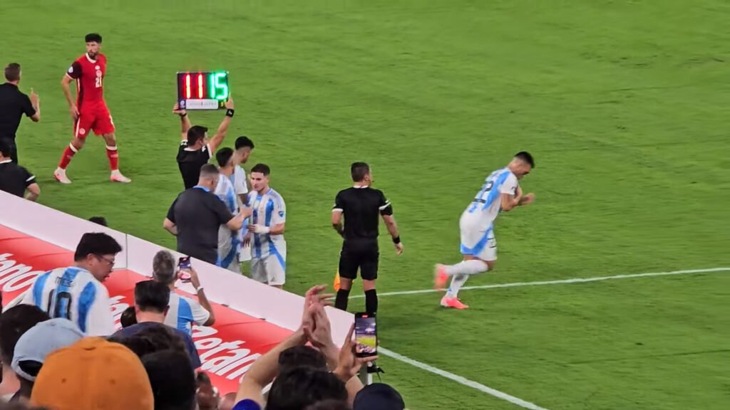 Lautaro Martínez focused on the pitch