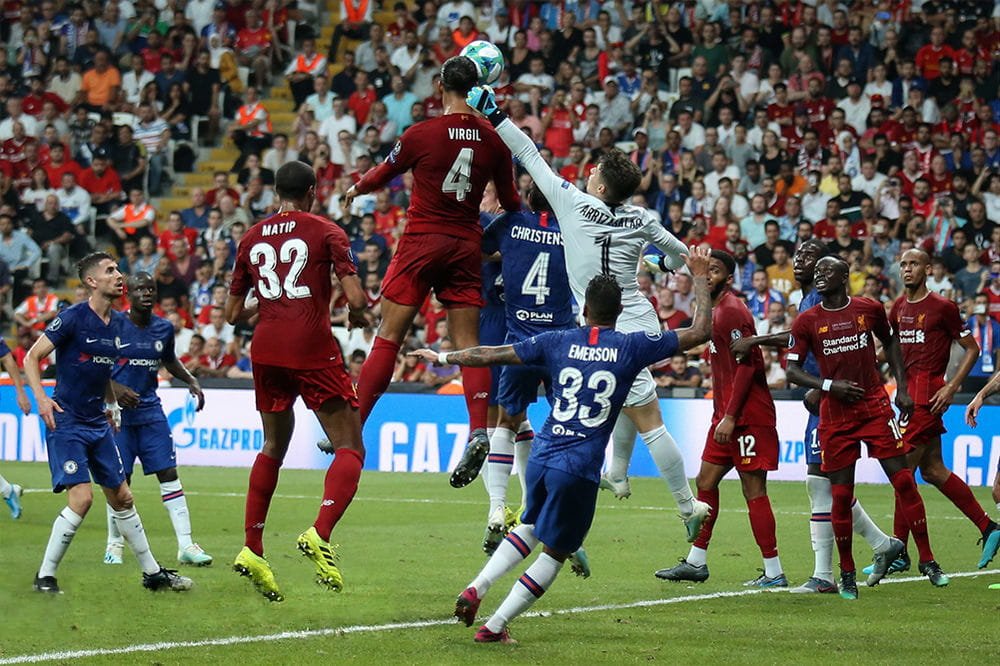 Virgil van Dijk defending for the Netherlands